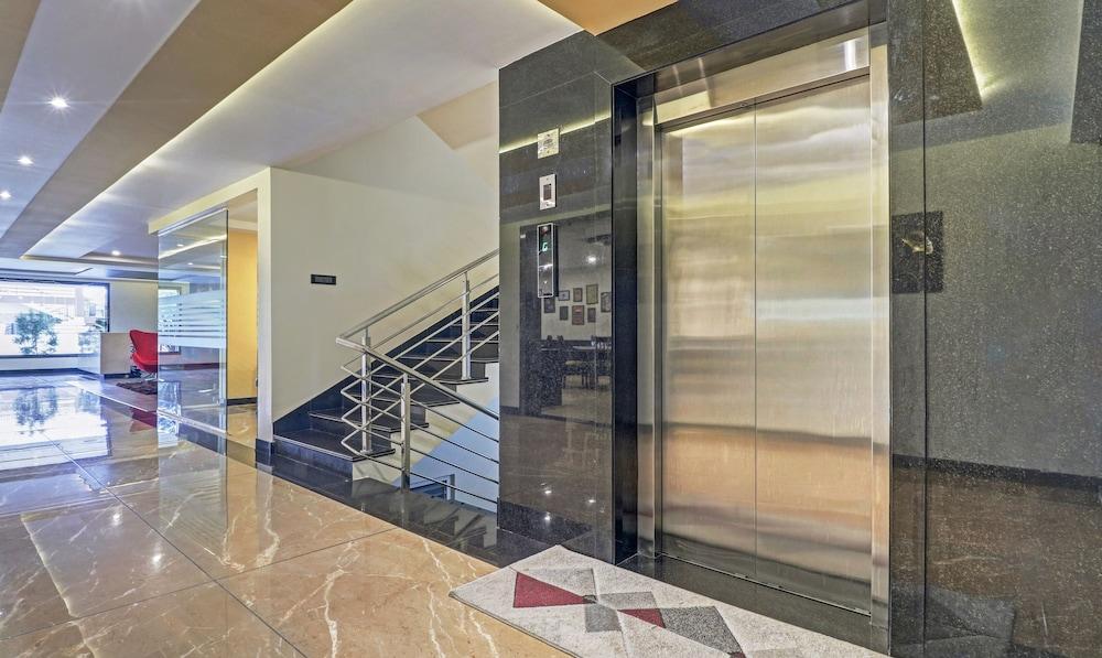 Treebo Tryst Raj Vista