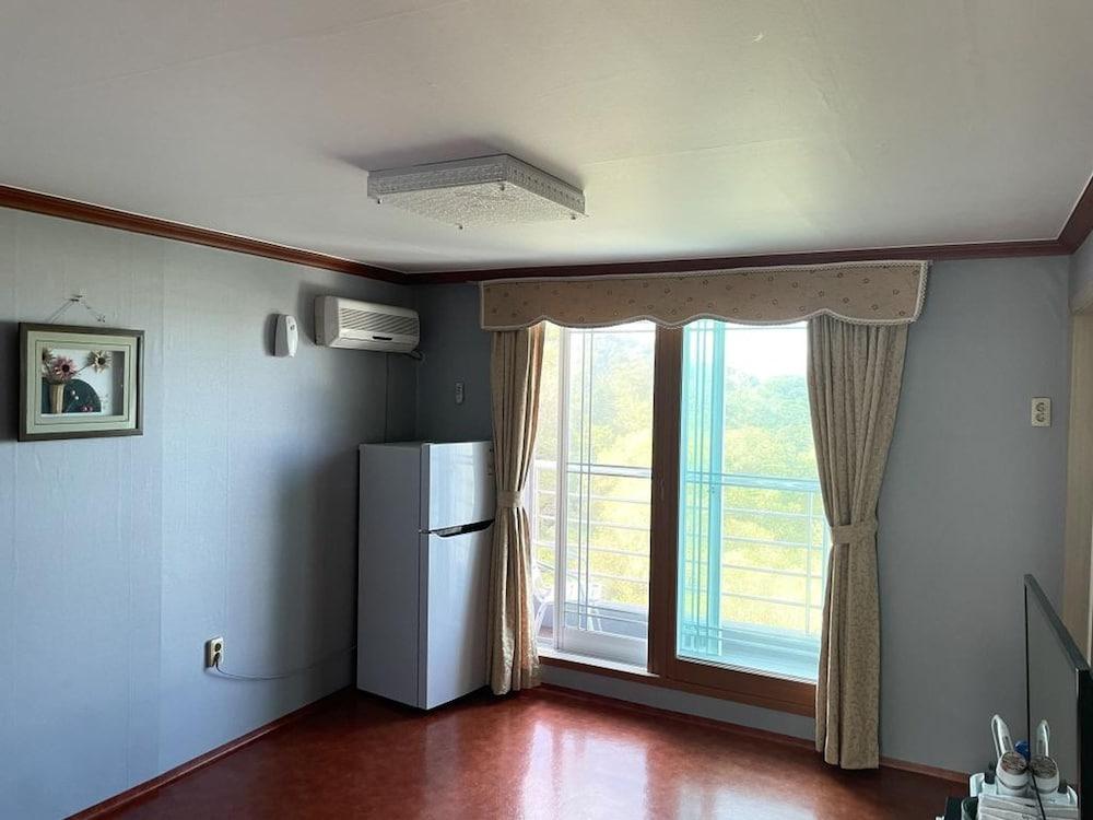 Sokcho Haeoleumhouse