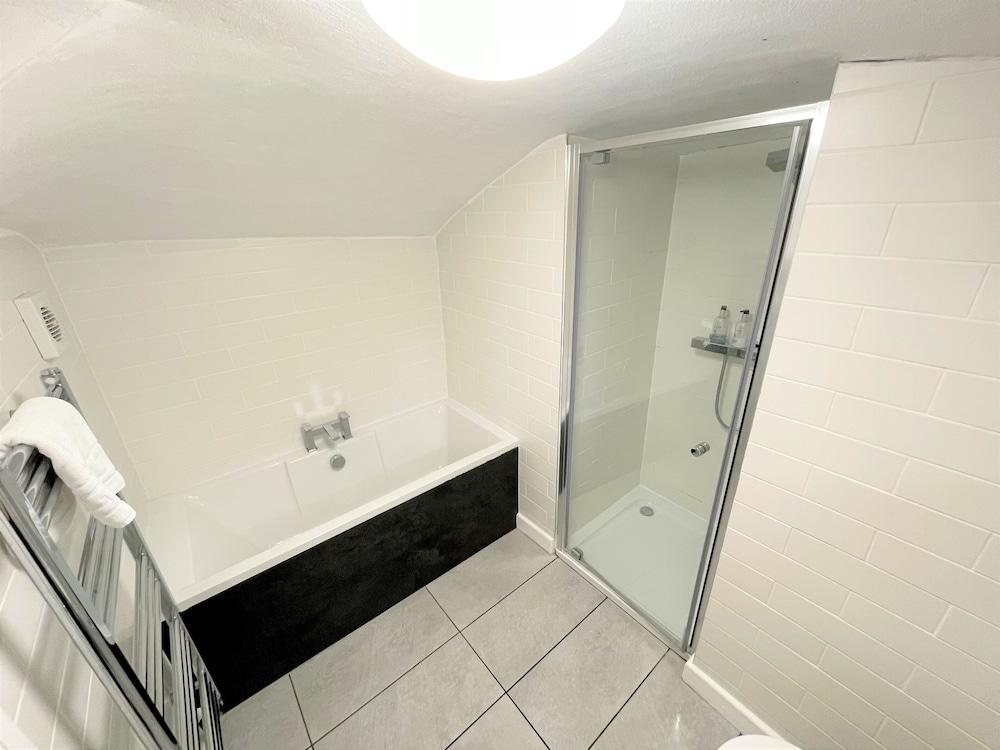 Contemporary Garden Flat in Clifton