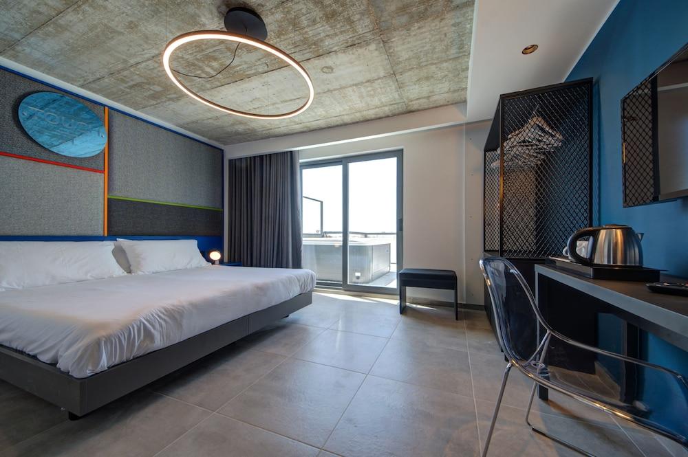 IKYK Hotel - IK Collection