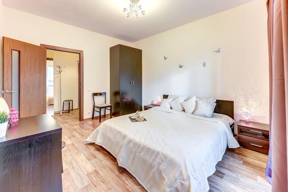 Apartment Vesta with a park view