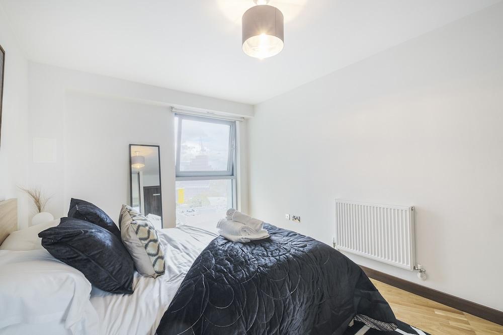 Modern Pet Friendly Apartment by MSS