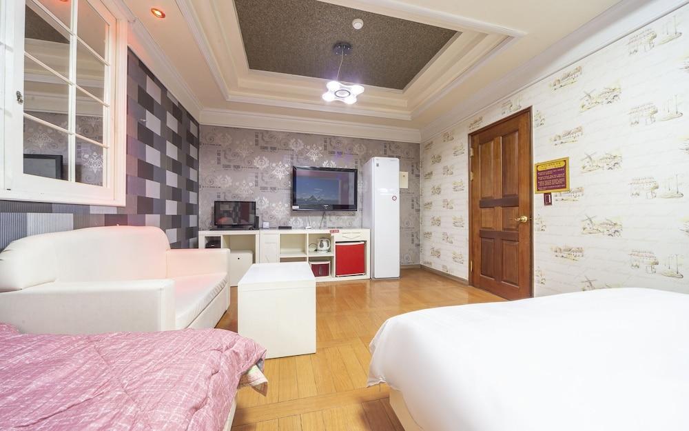 Gwangju Sangmu Hotel Manhattan