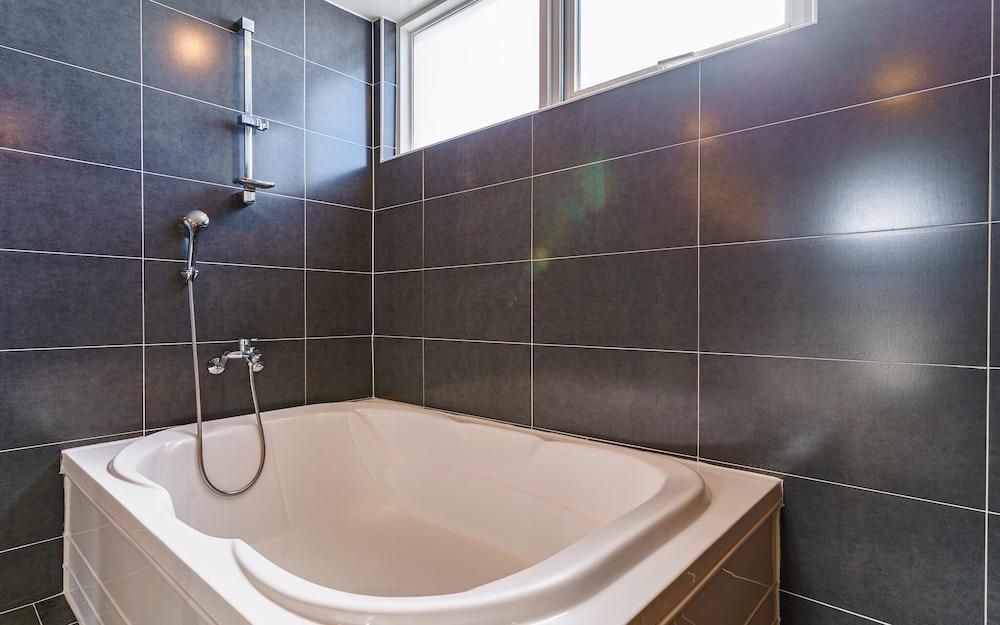 Ulsan Jinjangdong E-stay