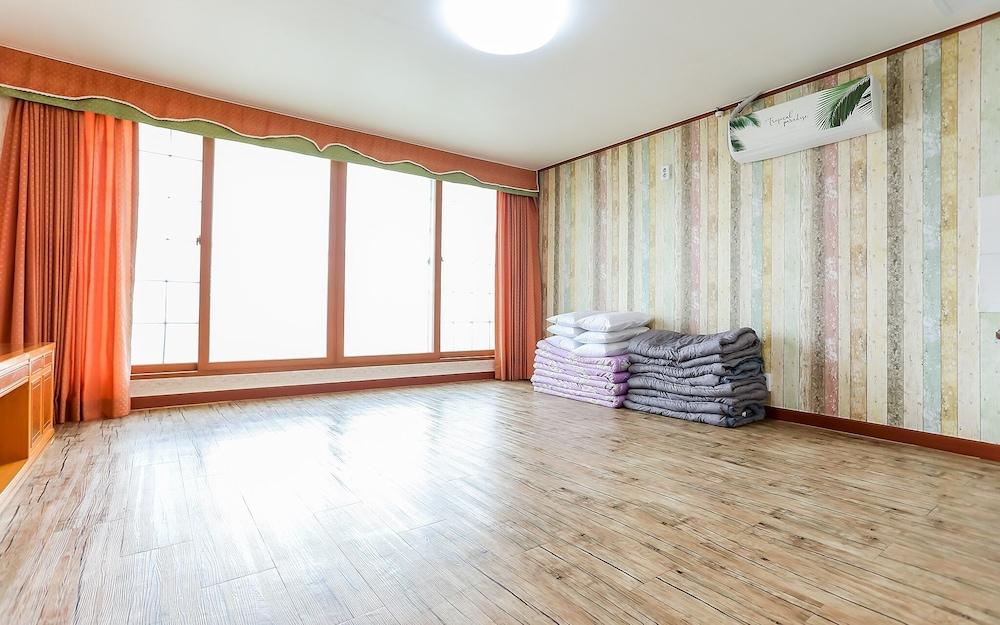 Yangyang Naksan 7 Honet Beach