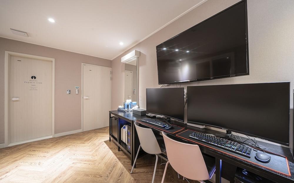 Busan Seomyeon French Code