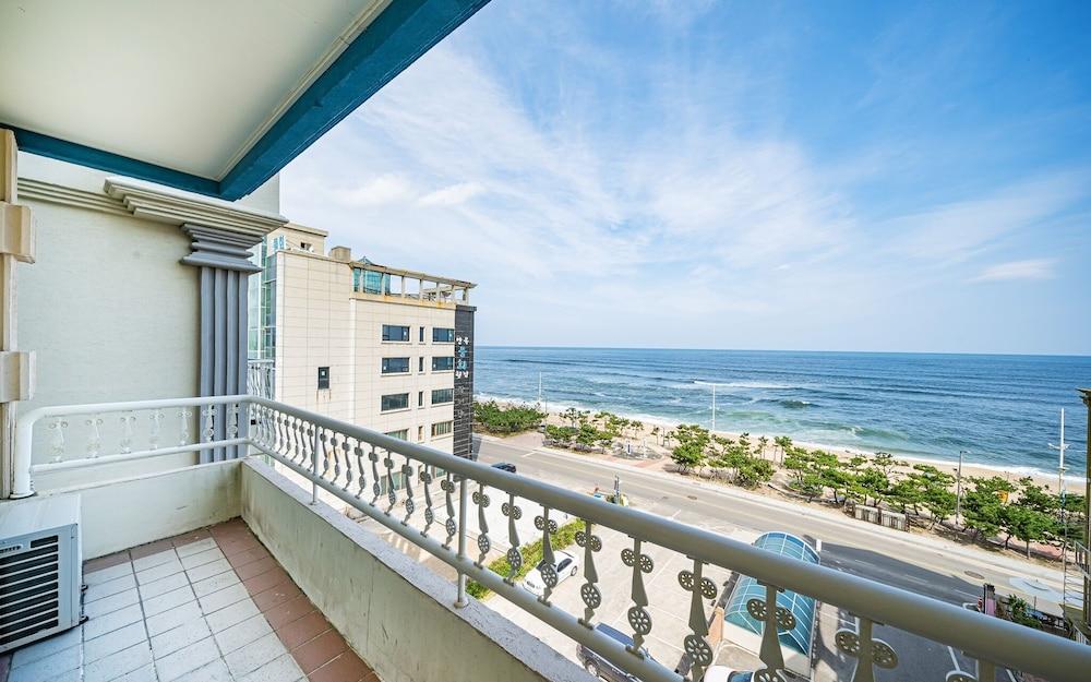 Gangneung Gyeongpodae Interpark