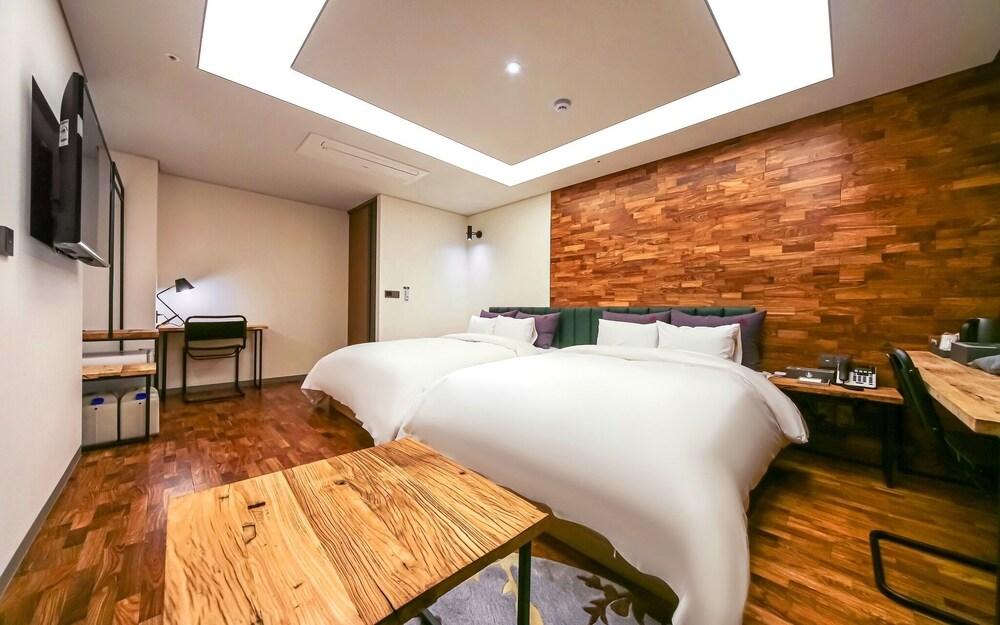 Changwon Masan Hotel Yeowoobi