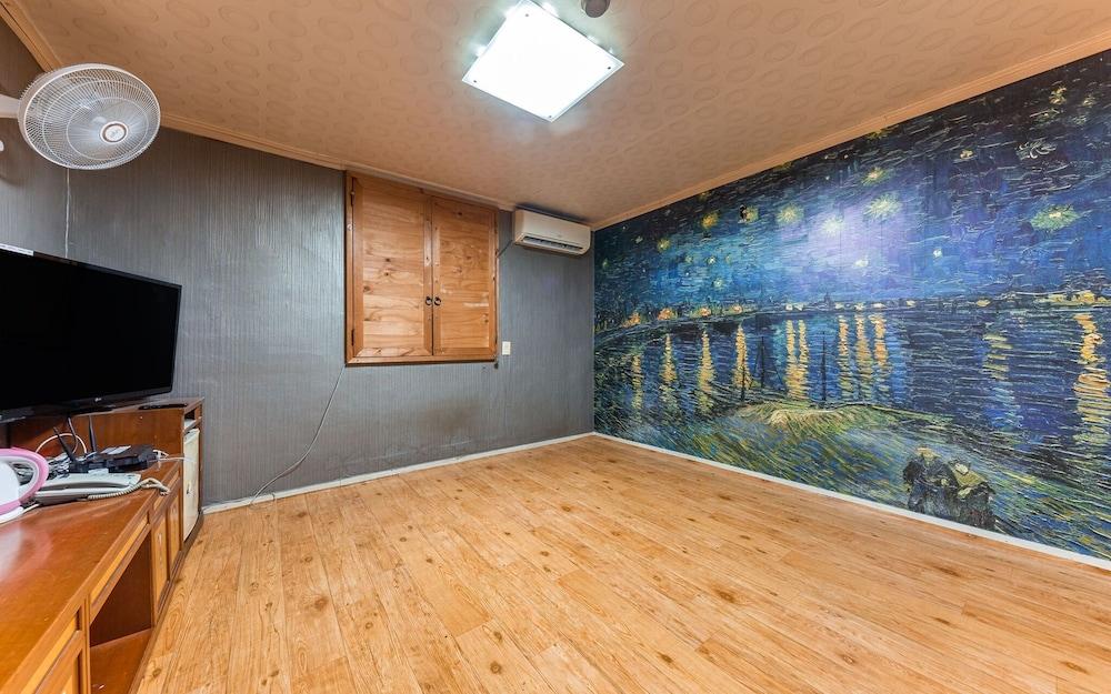 Cheongju Taerim Motel