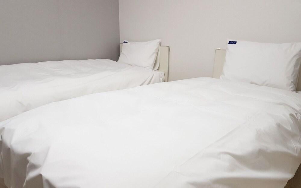 Taebaek Blue Moon Motel