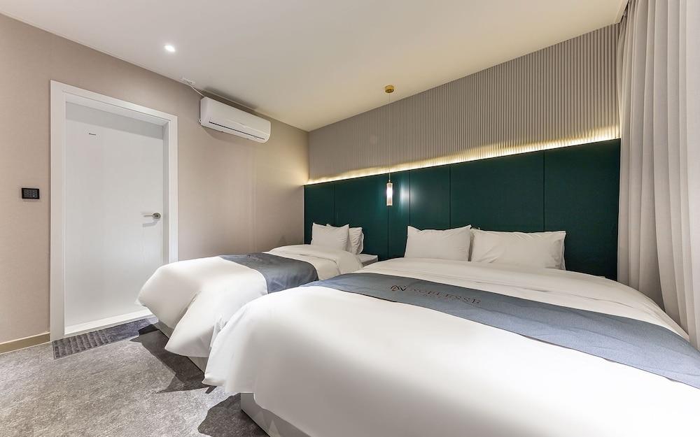 Cheonan Noblesse Hotel