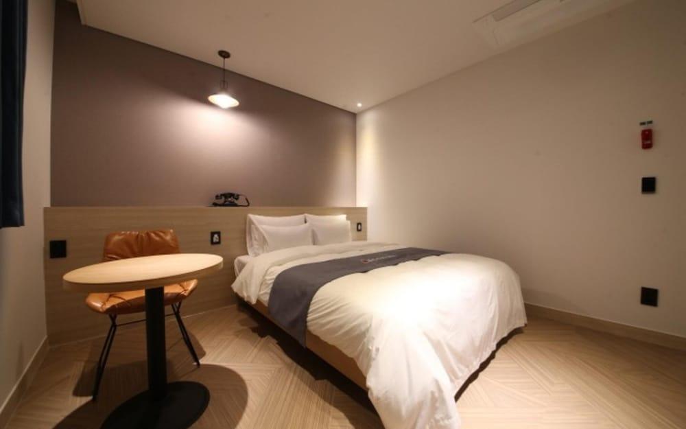 Sokcho Brooklyn Hotel