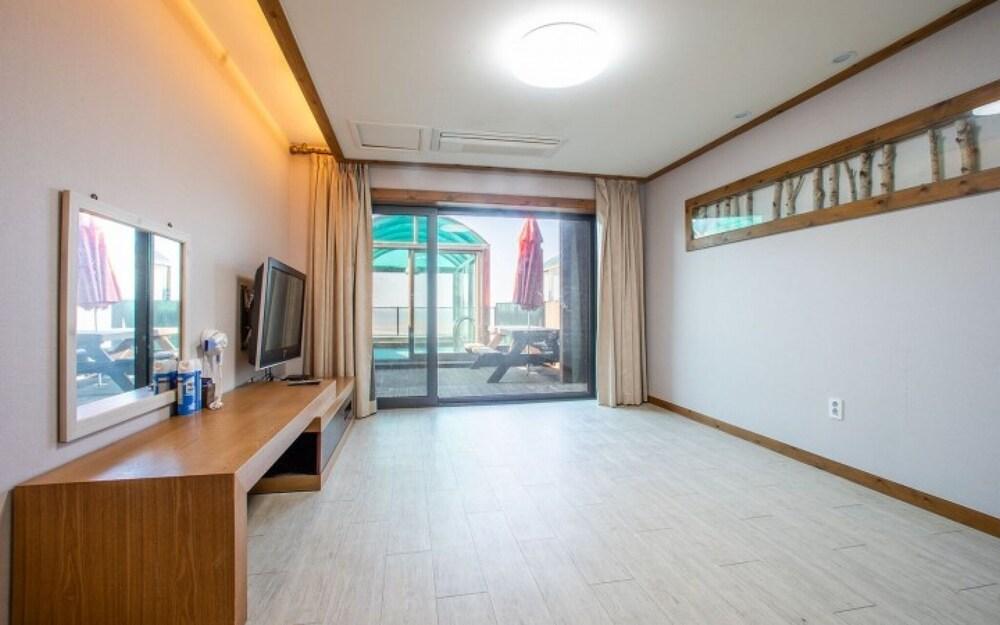 Taean Jajaknamu Resort