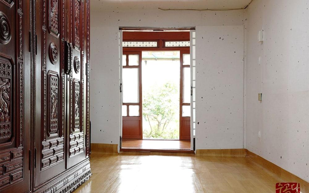 Namwon Sugokdang Hanok Stay