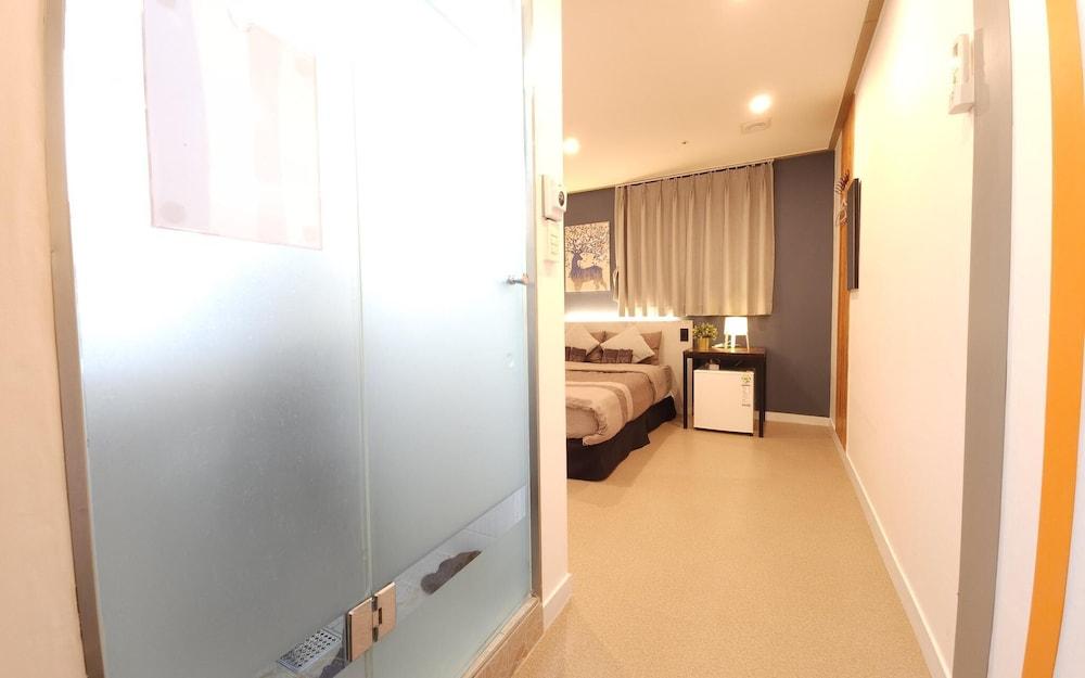 OYO Hostel Myeongdong 3