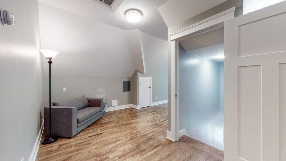 Nashville Easy Livin