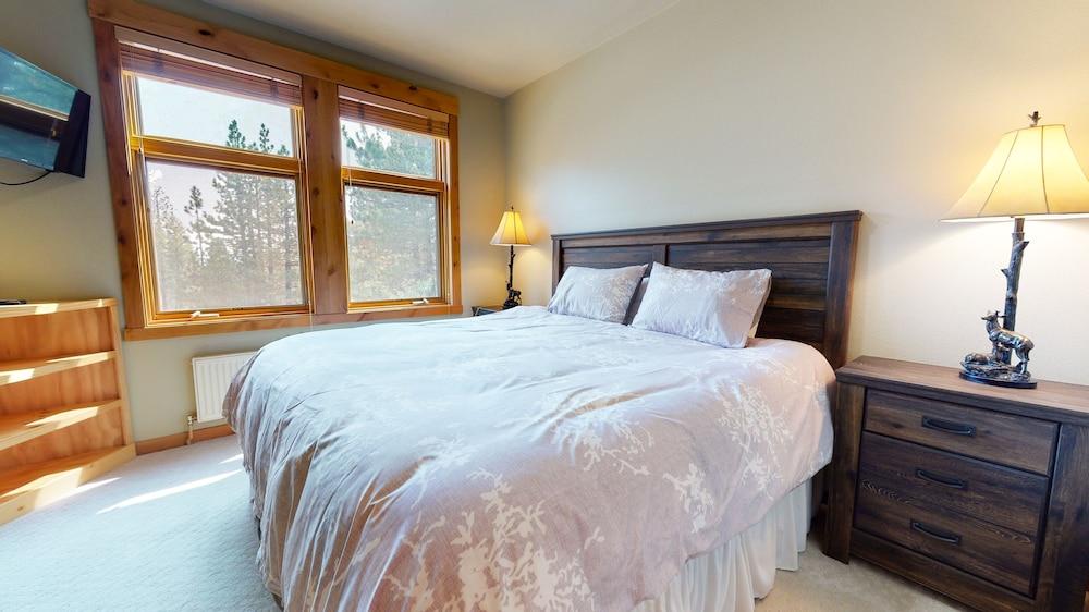 Solstice Serenity on Sierra Star Golf Course