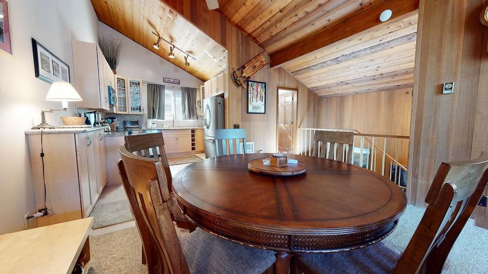 Winterset Woodland - Near Hike & Bike Trails!