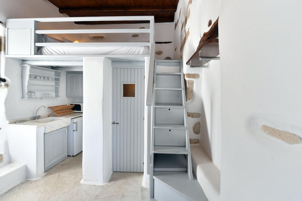 Kastro Cozy Guesthouse