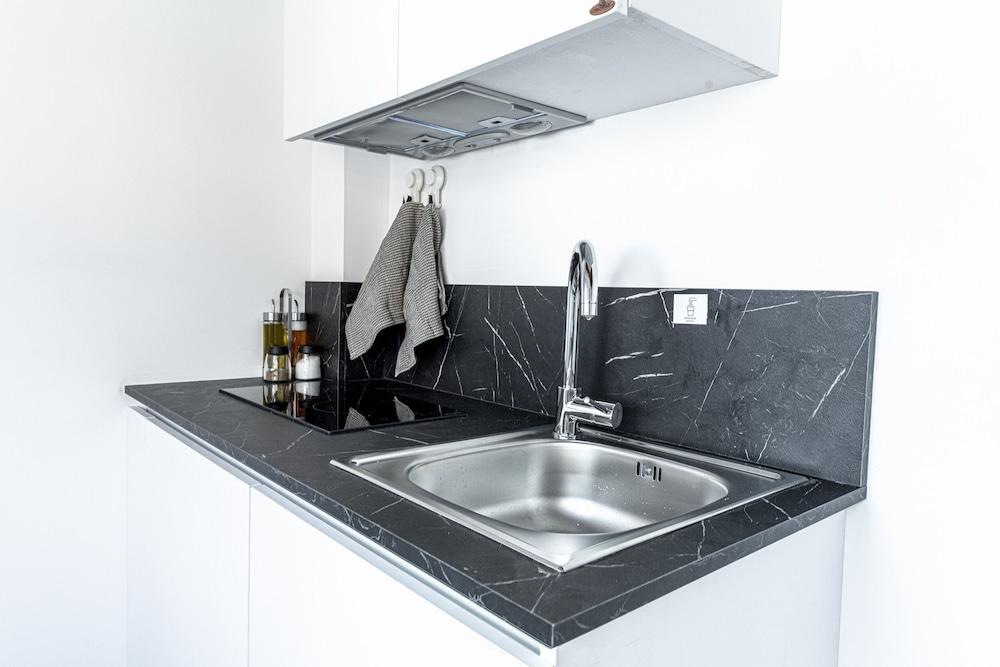 Phaedrus Living Modern Kriel Suites 301