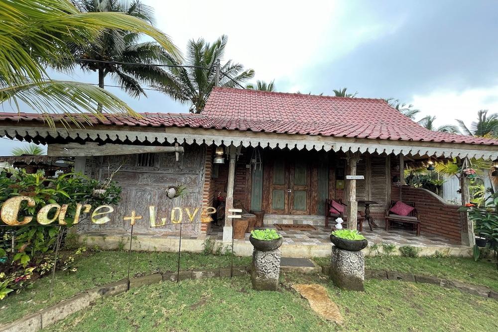 KTS - Kubu Tepi Sawah