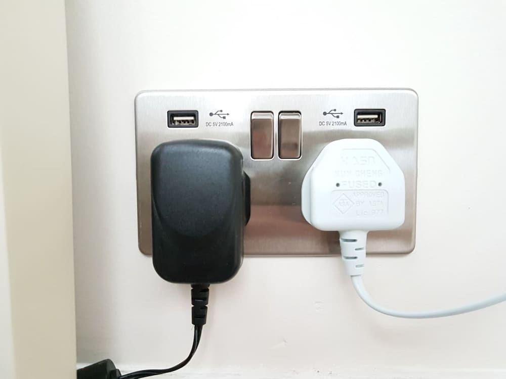 Direct Sea Views, Seafront Location & Free Parking