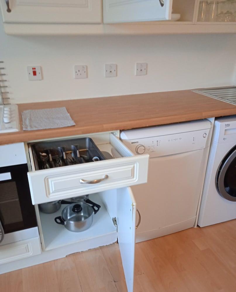 Trendy Rooms - ABERDEEN