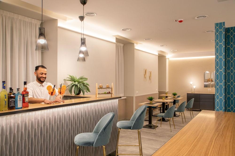 Sophie Terrace Hotel