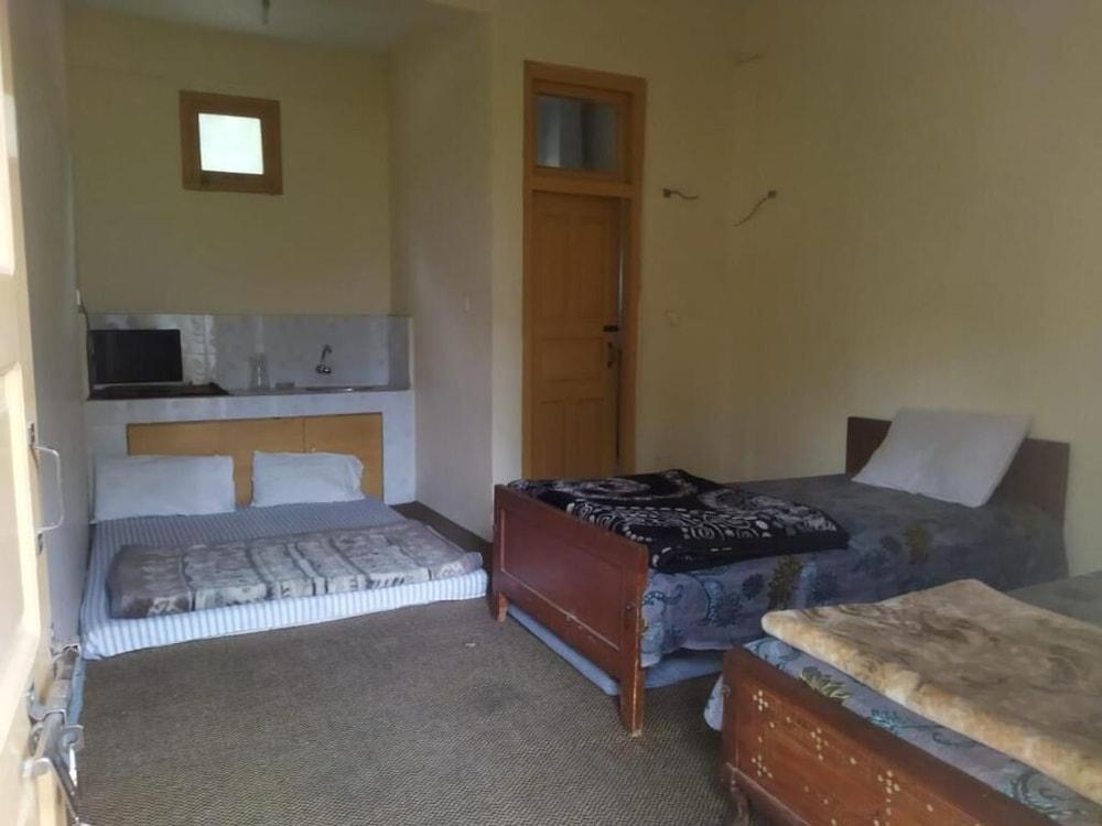 Bercha Guest House Dorkhan Hunza