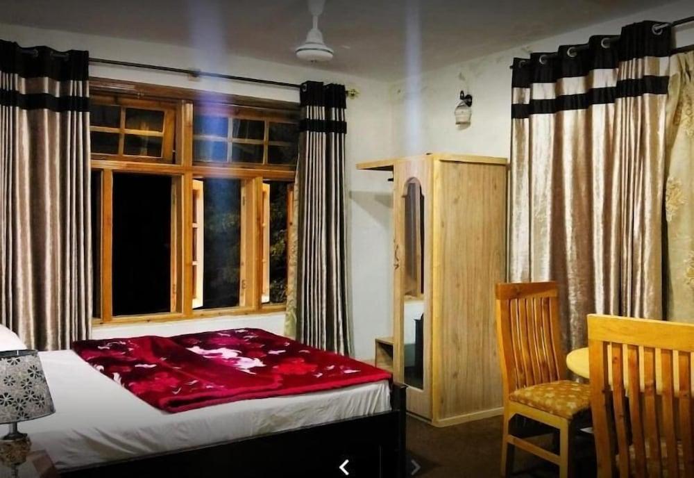 Bercha Guest House Dorkhan Hunza