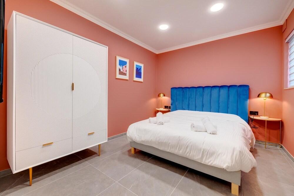 Art Deco Luxury Apartment Central Location