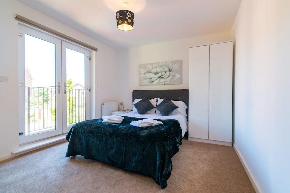 Executive City Apartment -Near Greengate