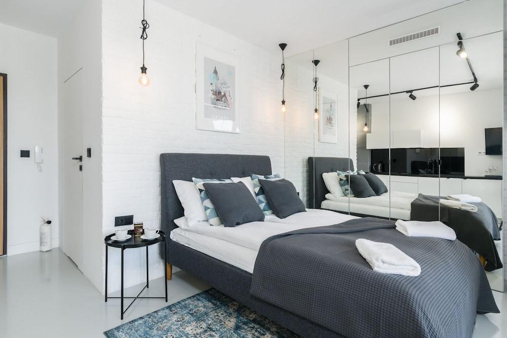 Studio Bukowska Poznan by Renters