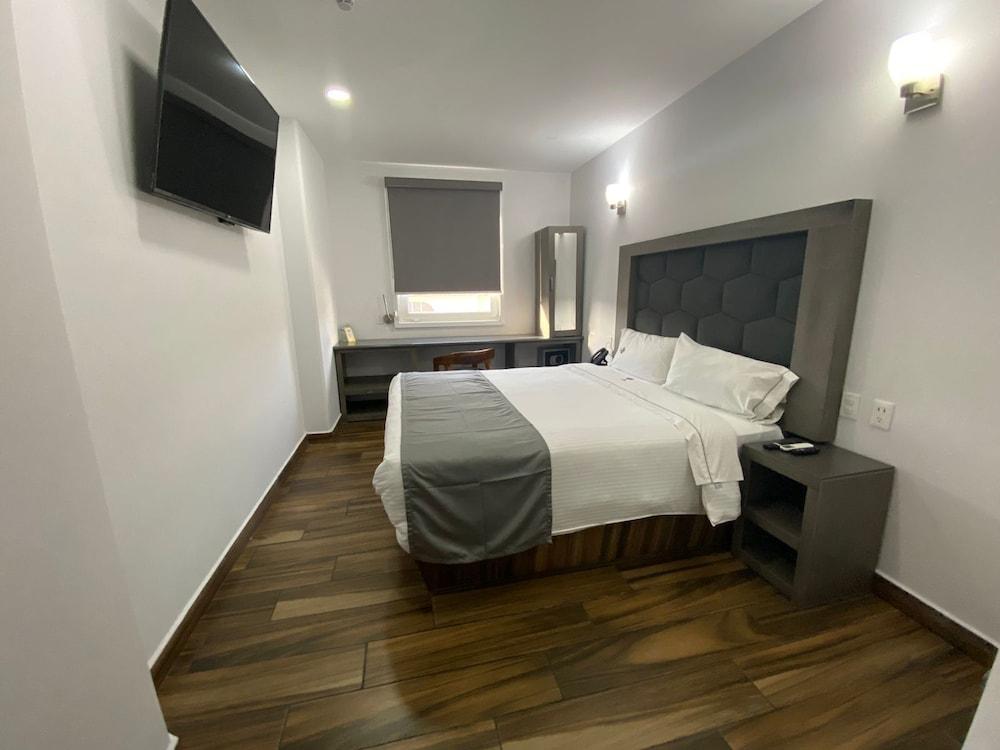 Hotel Bugari Aeropuerto Guadalajara