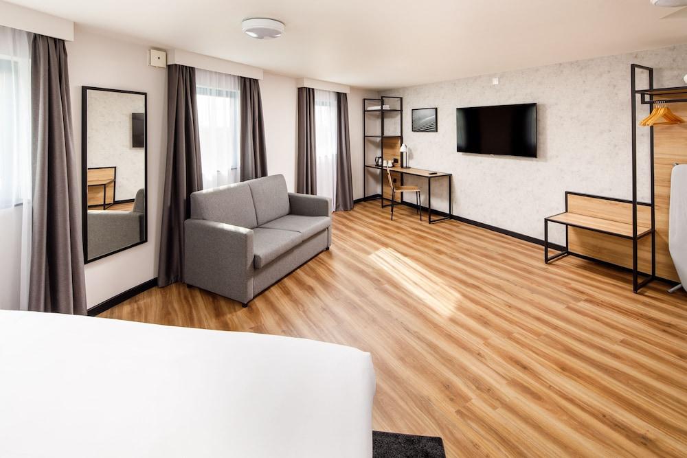 Ibis London Heathrow Terminal 5