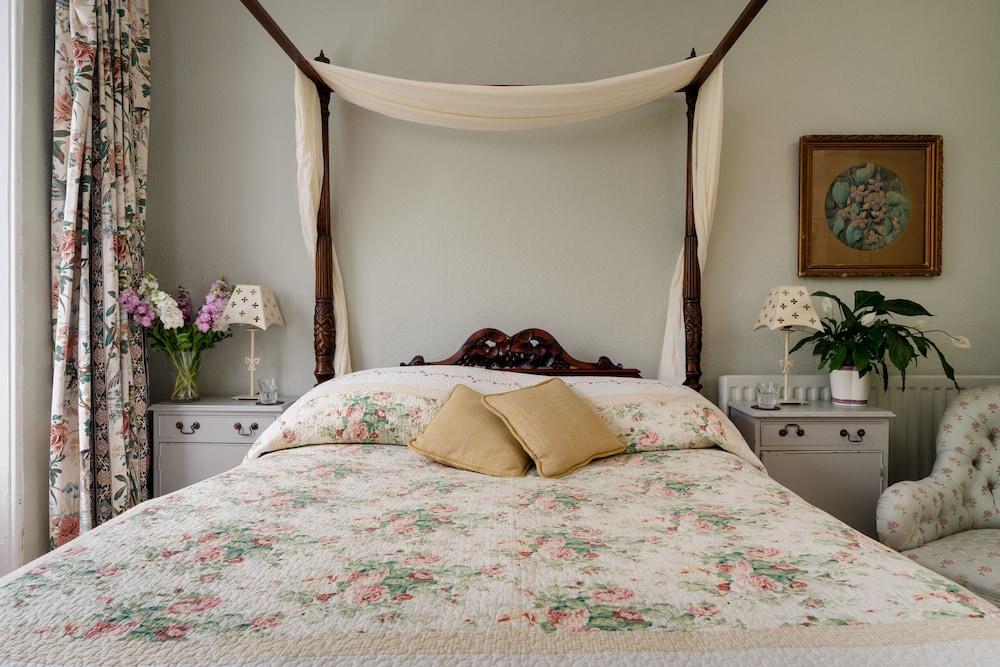 Enchanted Retreats at West Ford Devon