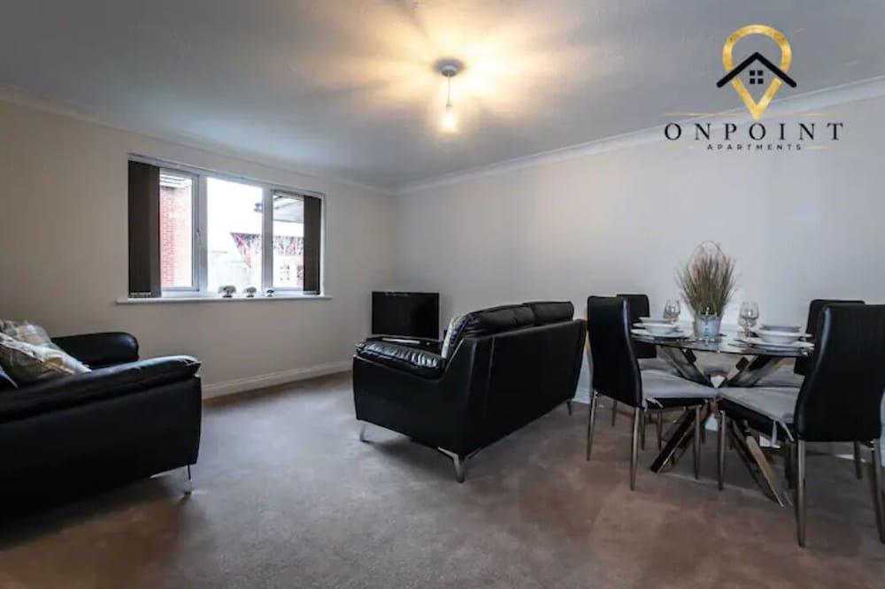 ✰OnPoint - Spacious 2 Bed Apt - FREE Parking✰