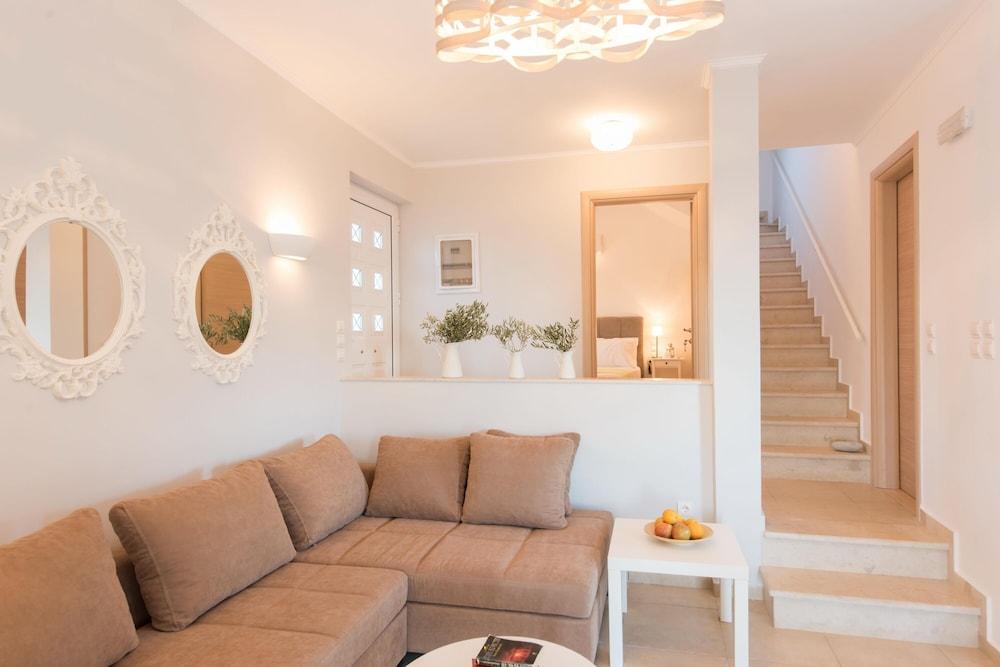 Pool Villa Venus Crete 500 mt From sea