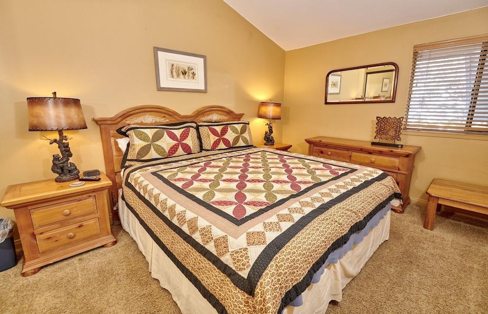 St. Anton Courtyard View 2-bedroom Condos w/ Pool & Jacuzzi