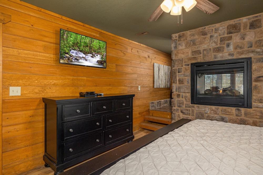 Splashing Bear Lodge