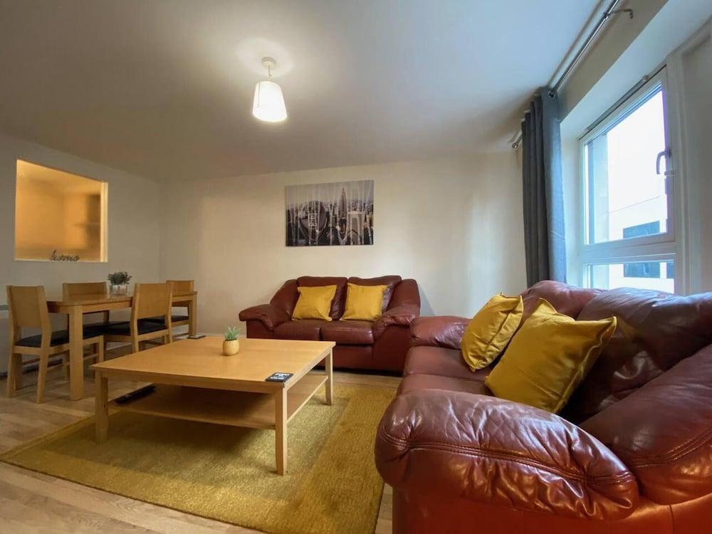 Remarkable 2-bed Apartment in Glasgow