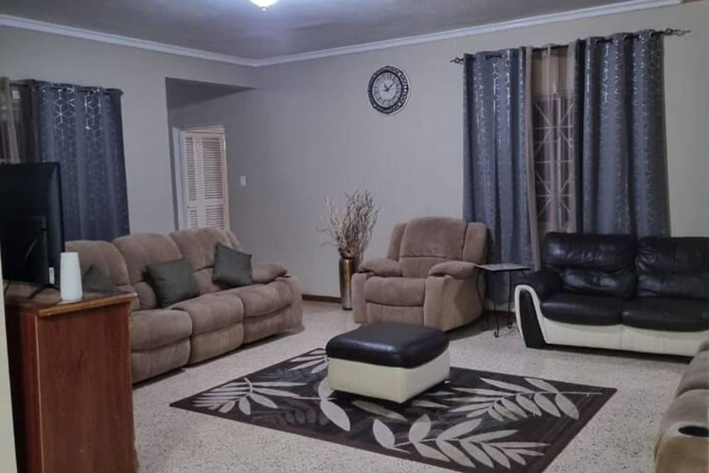 3-bed House Sleeps 6 With Mountain Views