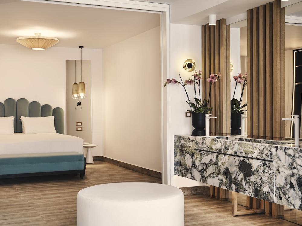 Cresanto Luxury Suites