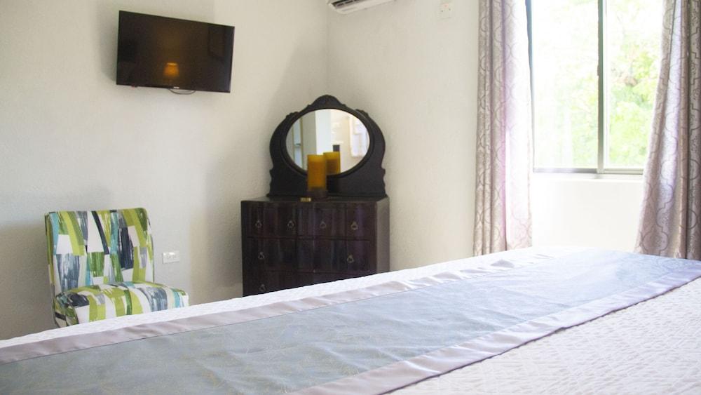 Blue Shores  Hideaway