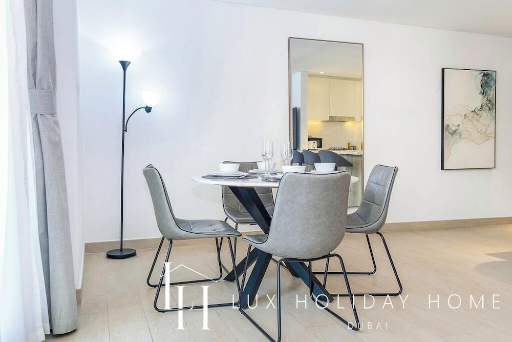 LUX Contemporary Suite Marina View 6