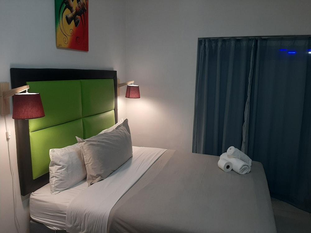 monument western guesthouse