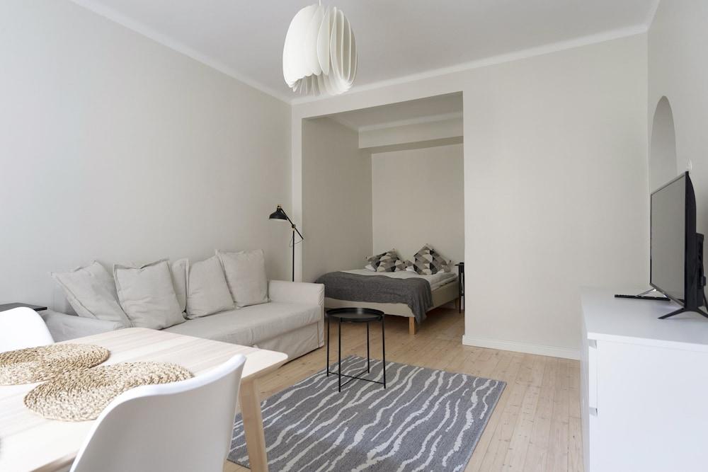 Cozy 1BR apartment with great location