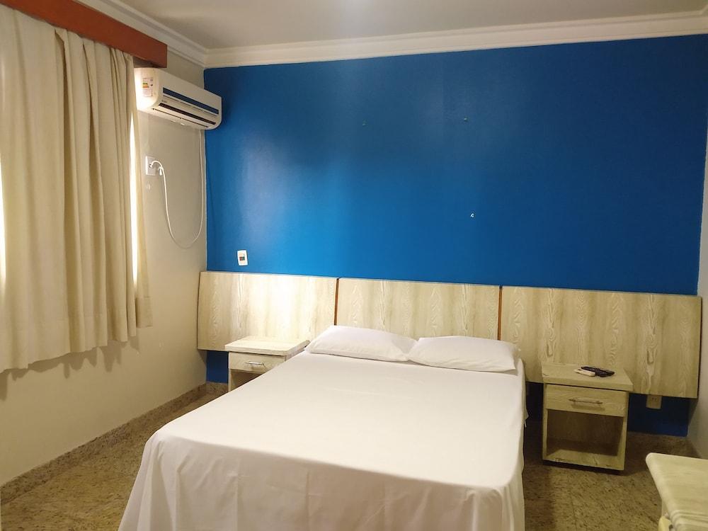 Crystal Plaza Hotel Marista