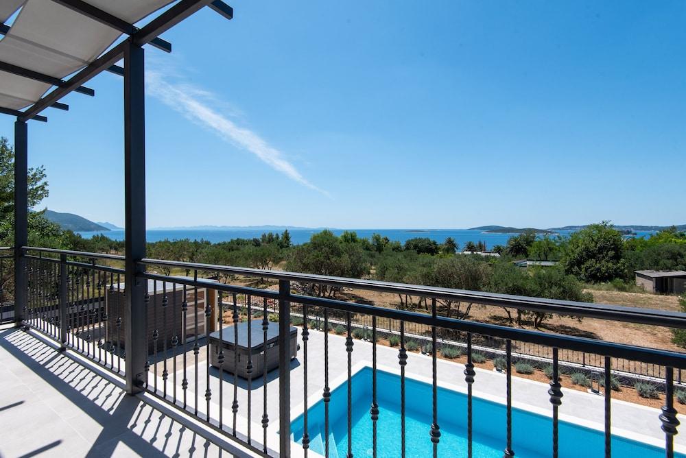 Holiday Villa Olive Tree