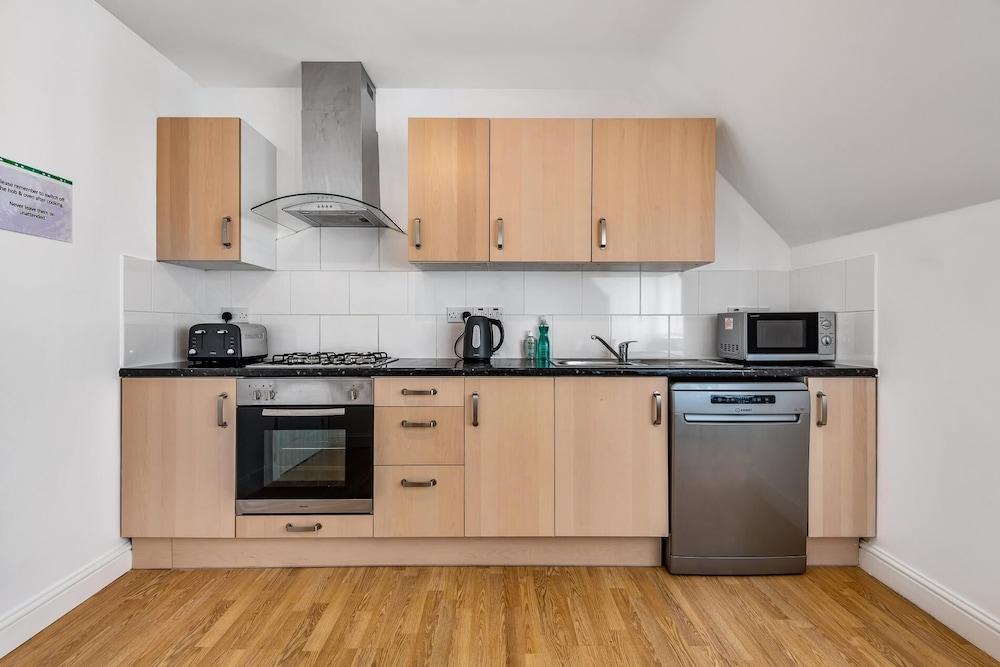 NEW Stunning & Stylish 2BD Flat Paignton Devon